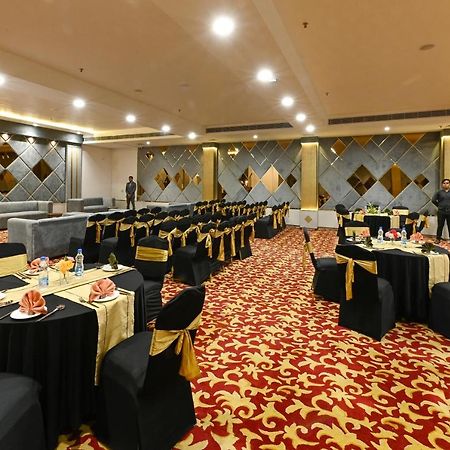 Hotel Avalon Palms Agra Агра Екстер'єр фото
