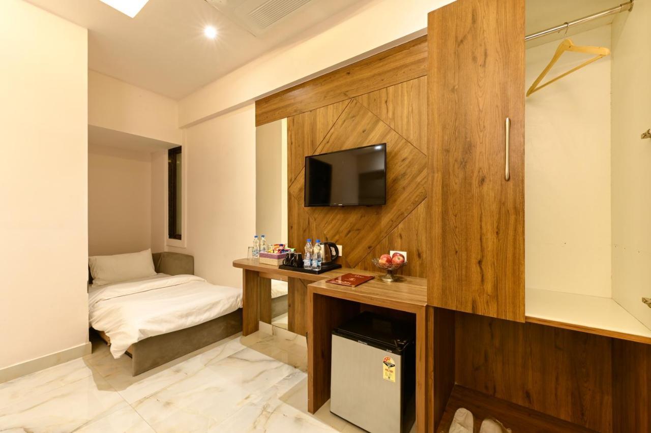 Hotel Avalon Palms Agra Агра Екстер'єр фото
