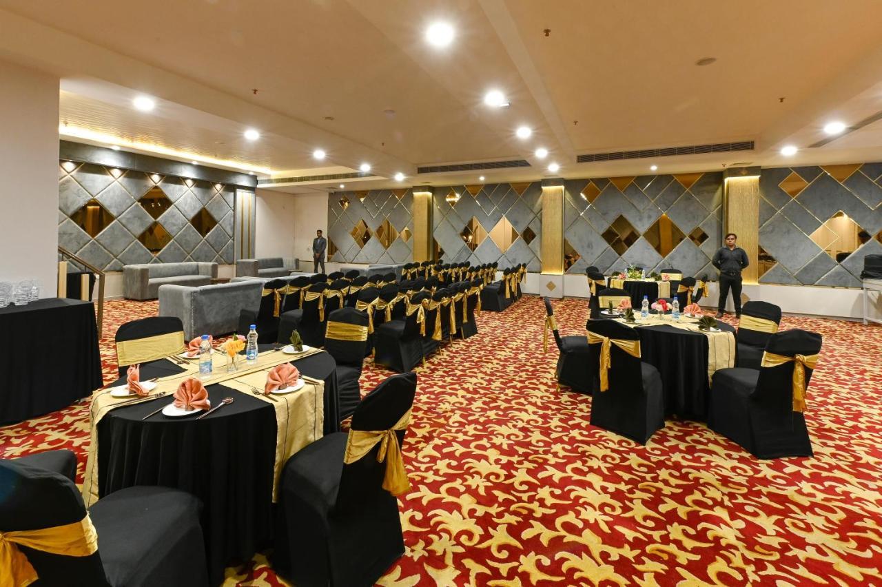 Hotel Avalon Palms Agra Агра Екстер'єр фото