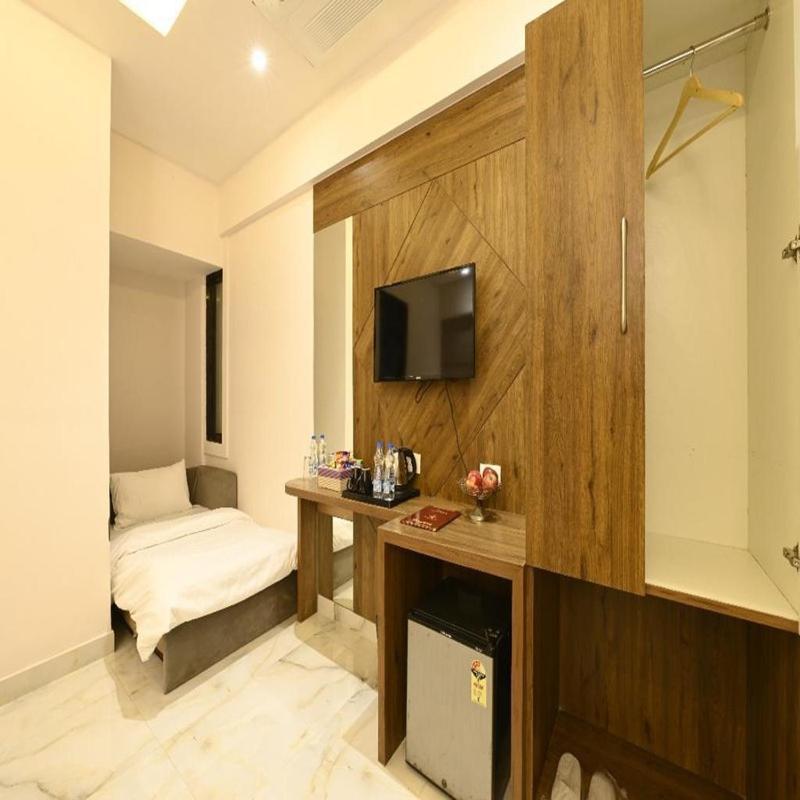 Hotel Avalon Palms Agra Агра Екстер'єр фото
